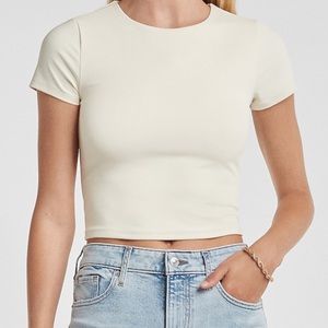 Express Body Contour Shirt - M
